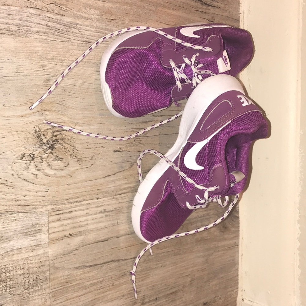 Girls Nike Roshes Purple Size 10.5c